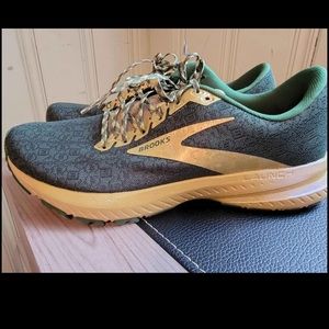 Brooks “launch” women’s running show 9.5 run lucky
